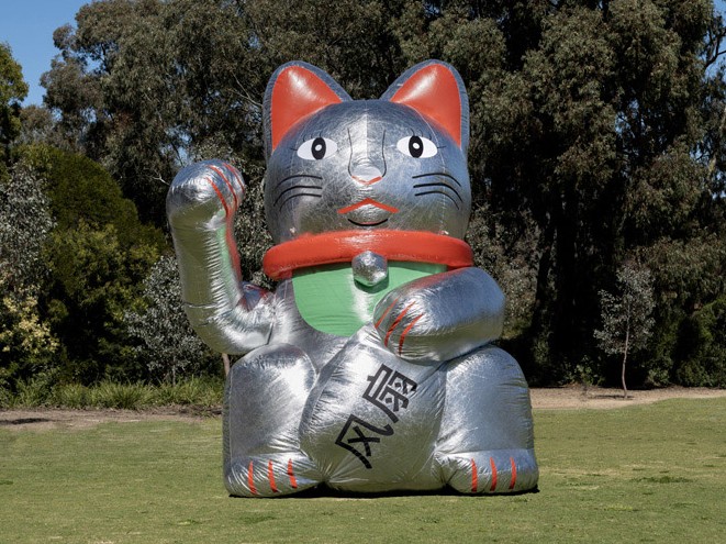 Lucky Waving Cat